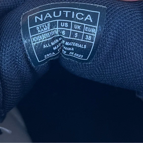 Nautica Boys Sneakers Size 6 White Synthetic Leather Lace Up Casual Striped - Picture 2 of 8